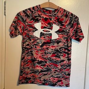 Under Armour Boys Big Logo Printed Short Sleeve Shirt, Size YMD, Color Red/White
